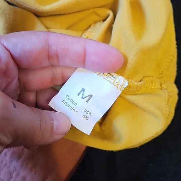 3 crop tops - Picture 2 of 11